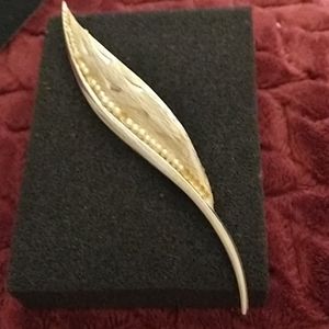 Women's pin